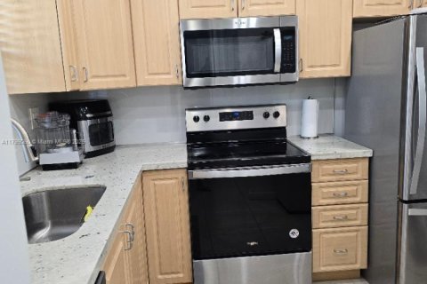 Condo in Sunrise, Florida, 1 bedroom  № 1752433 - photo 5