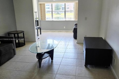 Condo in Sunrise, Florida, 1 bedroom  № 1752433 - photo 7