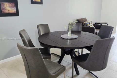 Condo in Sunrise, Florida, 1 bedroom  № 1752433 - photo 4