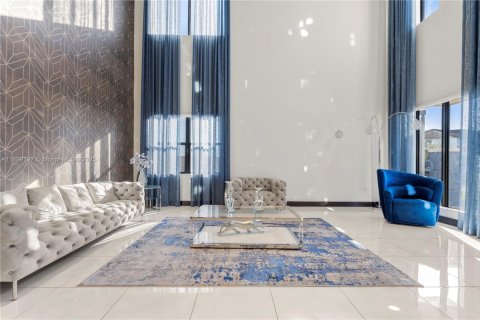 Villa ou maison à vendre à Miami Lakes, Floride: 4 chambres, 264.49 m2 № 1951265 - photo 4