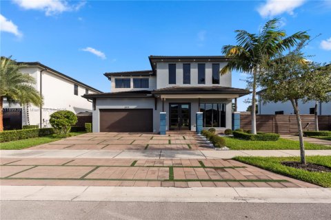Villa ou maison à vendre à Miami Lakes, Floride: 4 chambres, 264.49 m2 № 1951265 - photo 15
