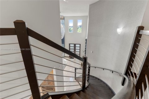 Villa ou maison à vendre à Miami Lakes, Floride: 4 chambres, 264.49 m2 № 1951265 - photo 28