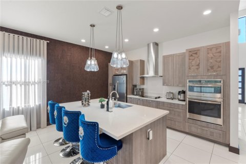 Villa ou maison à vendre à Miami Lakes, Floride: 4 chambres, 264.49 m2 № 1951265 - photo 10