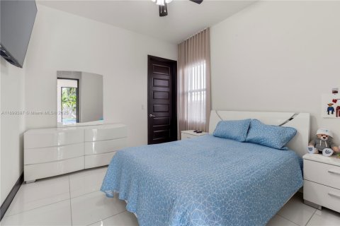 Villa ou maison à vendre à Miami Lakes, Floride: 4 chambres, 264.49 m2 № 1951265 - photo 19