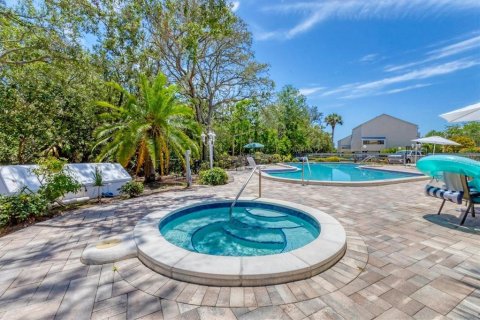 Townhouse in Tarpon Springs, Florida 2 bedrooms, 108.7 sq.m. № 1776947 - photo 4