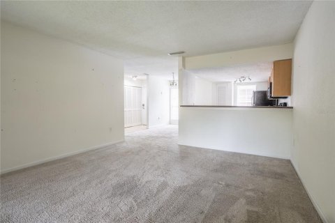 Condo in Gainesville, Florida, 1 bedroom  № 1250903 - photo 6