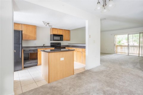 Condo in Gainesville, Florida, 1 bedroom  № 1250903 - photo 3