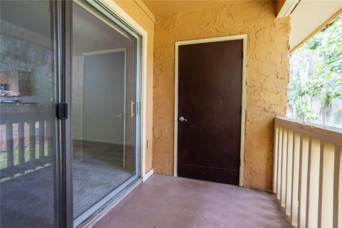 Condo in Gainesville, Florida, 1 bedroom  № 1250903 - photo 17
