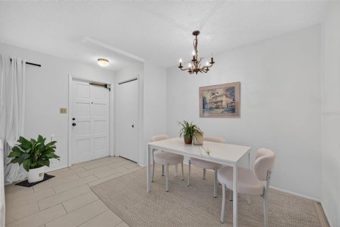 Condo in Winter Park, Florida, 1 bedroom  № 2156415 - photo 9