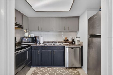 Condo in Winter Park, Florida, 1 bedroom  № 2156415 - photo 14