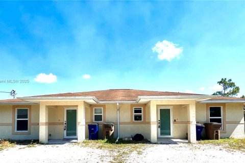 Propiedad comercial en venta en Lehigh Acres, Florida № 2081516 - foto 2