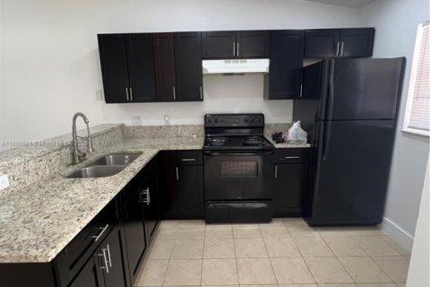 Propiedad comercial en venta en Lehigh Acres, Florida № 2081516 - foto 7