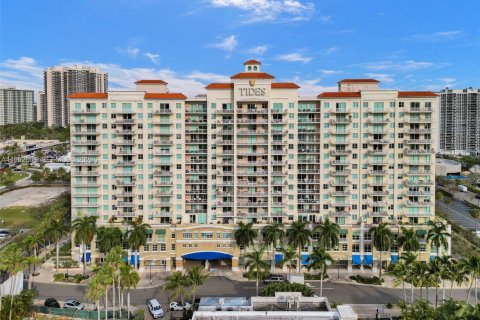 Condo in Fort Lauderdale, Florida, 3 bedrooms  № 2056037