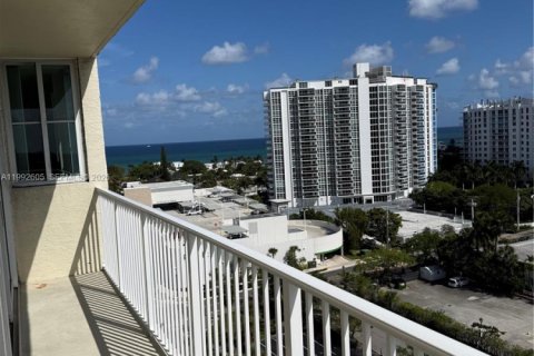 Copropriété à vendre à Fort Lauderdale, Floride: 3 chambres, 140.28 m2 № 2056037 - photo 25