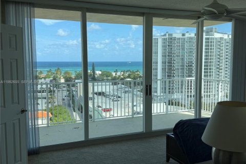 Copropriété à vendre à Fort Lauderdale, Floride: 3 chambres, 140.28 m2 № 2056037 - photo 18