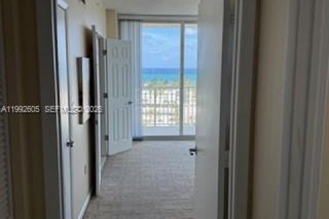 Copropriété à vendre à Fort Lauderdale, Floride: 3 chambres, 140.28 m2 № 2056037 - photo 17