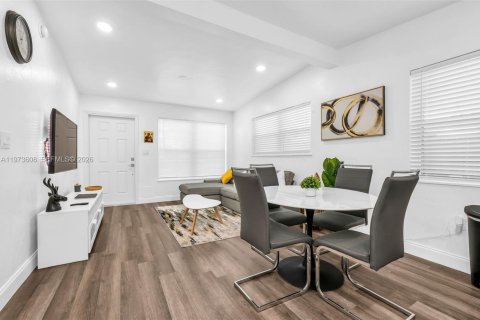 Villa ou maison à vendre à Fort Lauderdale, Floride: 3 chambres, 95.78 m2 № 2033311 - photo 4
