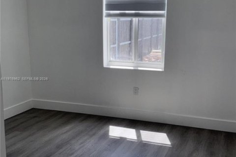 House in Miami Gardens, Florida 3 bedrooms, 130.53 sq.m. № 2043257 - photo 22