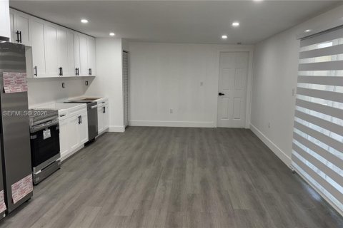 House in Miami Gardens, Florida 3 bedrooms, 130.53 sq.m. № 2043257 - photo 12