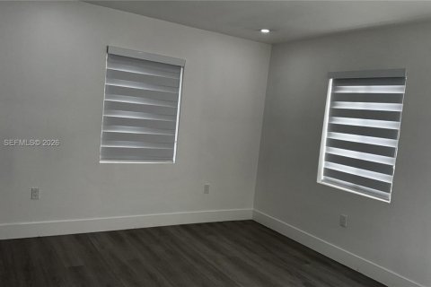 House in Miami Gardens, Florida 3 bedrooms, 130.53 sq.m. № 2043257 - photo 19