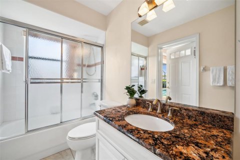 House in Cape Coral, Florida 3 bedrooms, 172.43 sq.m. № 1631587 - photo 30