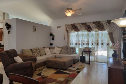 Casa en alquiler en New Port Richey, Florida, 3 dormitorios, 134.89 m2 № 1900626 - foto 6