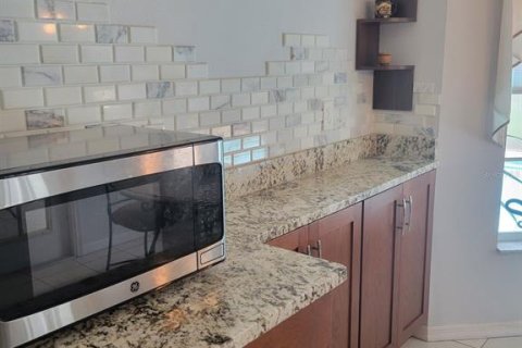 Casa en alquiler en New Port Richey, Florida, 3 dormitorios, 134.89 m2 № 1900626 - foto 17
