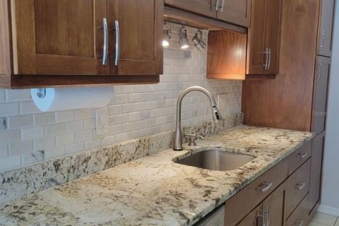 Casa en alquiler en New Port Richey, Florida, 3 dormitorios, 134.89 m2 № 1900626 - foto 15