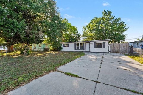 House in Seminole, Florida 3 bedrooms, 93.27 sq.m. № 2116035 - photo 3