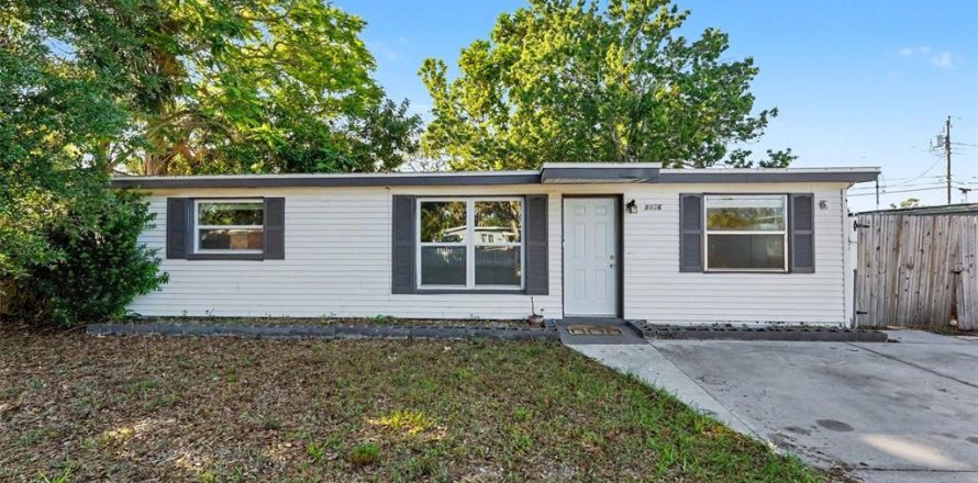 House in Seminole, Florida 3 bedrooms, 93.27 sq.m. № 2116035