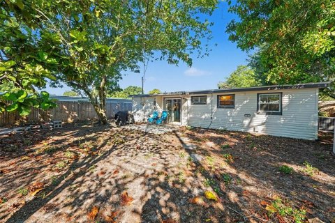 House in Seminole, Florida 3 bedrooms, 93.27 sq.m. № 2116035 - photo 23