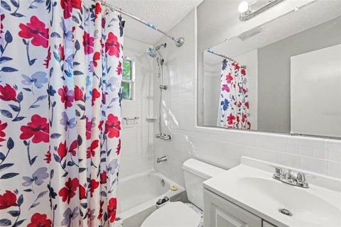 House in Seminole, Florida 3 bedrooms, 93.27 sq.m. № 2116035 - photo 19