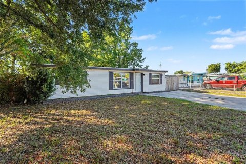 House in Seminole, Florida 3 bedrooms, 93.27 sq.m. № 2116035 - photo 29