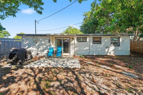 House in Seminole, Florida 3 bedrooms, 93.27 sq.m. № 2116035 - photo 25