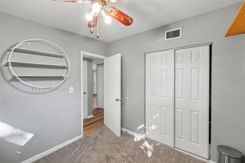House in Seminole, Florida 3 bedrooms, 93.27 sq.m. № 2116035 - photo 15