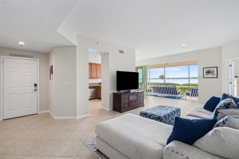 Copropriété à vendre à Port Charlotte, Floride: 2 chambres, 151.06 m2 № 2398541 - photo 7