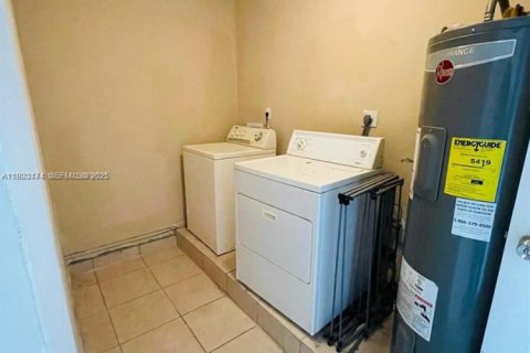 Touwnhouse à louer à Homestead, Floride: 3 chambres, 89.56 m2 № 1977449 - photo 7