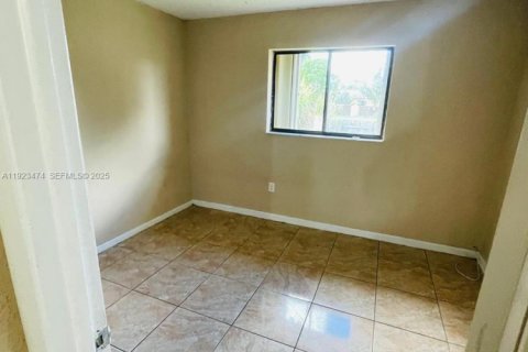 Touwnhouse à louer à Homestead, Floride: 3 chambres, 89.56 m2 № 1977449 - photo 12