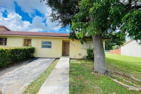 Touwnhouse à louer à Homestead, Floride: 3 chambres, 89.56 m2 № 1977449 - photo 1