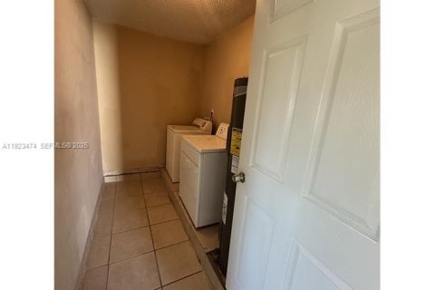 Touwnhouse à louer à Homestead, Floride: 3 chambres, 89.56 m2 № 1977449 - photo 6