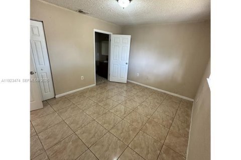 Touwnhouse à louer à Homestead, Floride: 3 chambres, 89.56 m2 № 1977449 - photo 16