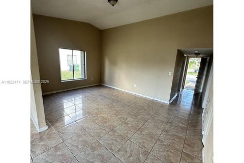 Touwnhouse à louer à Homestead, Floride: 3 chambres, 89.56 m2 № 1977449 - photo 3