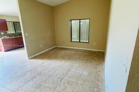 Touwnhouse à louer à Homestead, Floride: 3 chambres, 89.56 m2 № 1977449 - photo 2