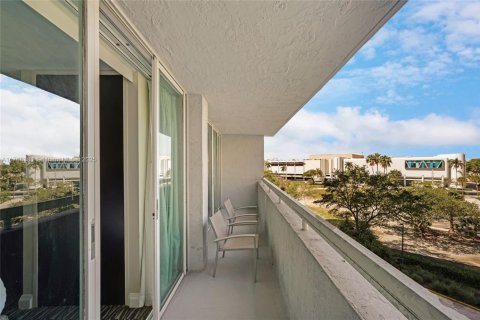 Купить отель в Форт-Лодердейл, Флорида 1 спальня, 51.47м2, № 2050773 - фото 24