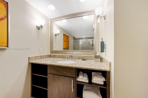 Купить отель в Форт-Лодердейл, Флорида 1 спальня, 51.47м2, № 2050773 - фото 20