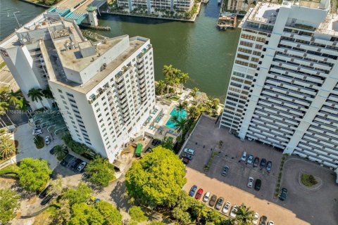 Купить отель в Форт-Лодердейл, Флорида 1 спальня, 51.47м2, № 2050773 - фото 29