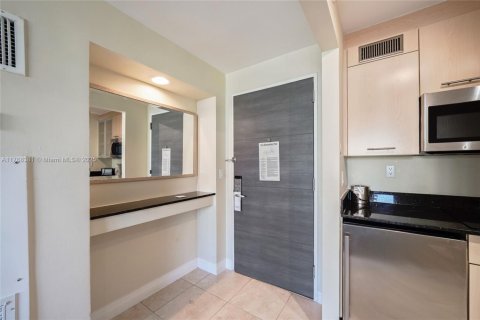 Купить отель в Форт-Лодердейл, Флорида 1 спальня, 51.47м2, № 2050773 - фото 5