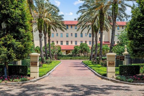 Condominio en venta en Winter Park, Florida, 3 dormitorios, 251.67 m2 № 1771297 - foto 2