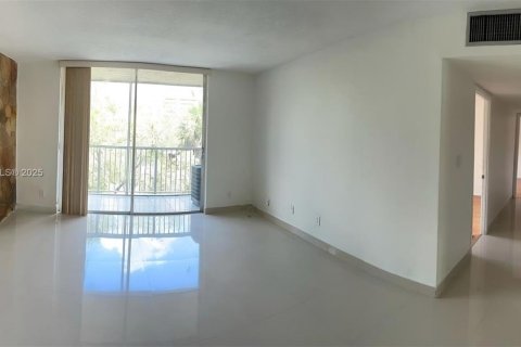 Condo in Miami, Florida, 2 bedrooms  № 1896724 - photo 2