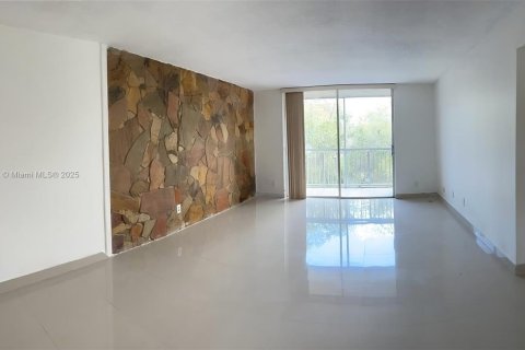 Condo in Miami, Florida, 2 bedrooms  № 1896724 - photo 3